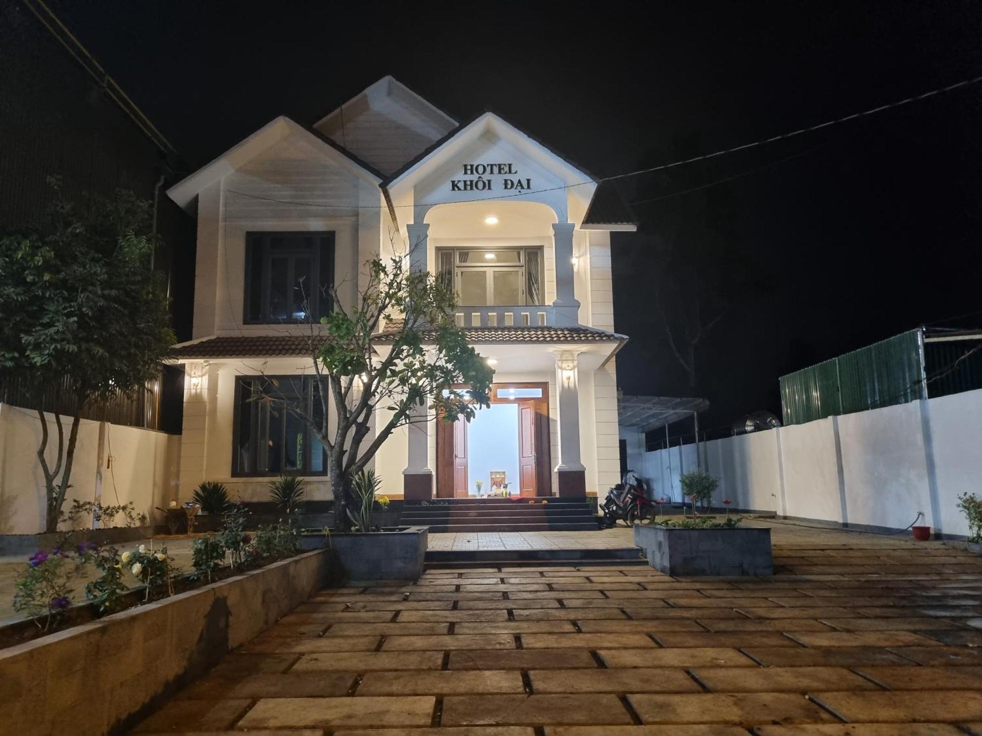 Khoi Dai Hotel Buôn Ma Thuột Esterno foto