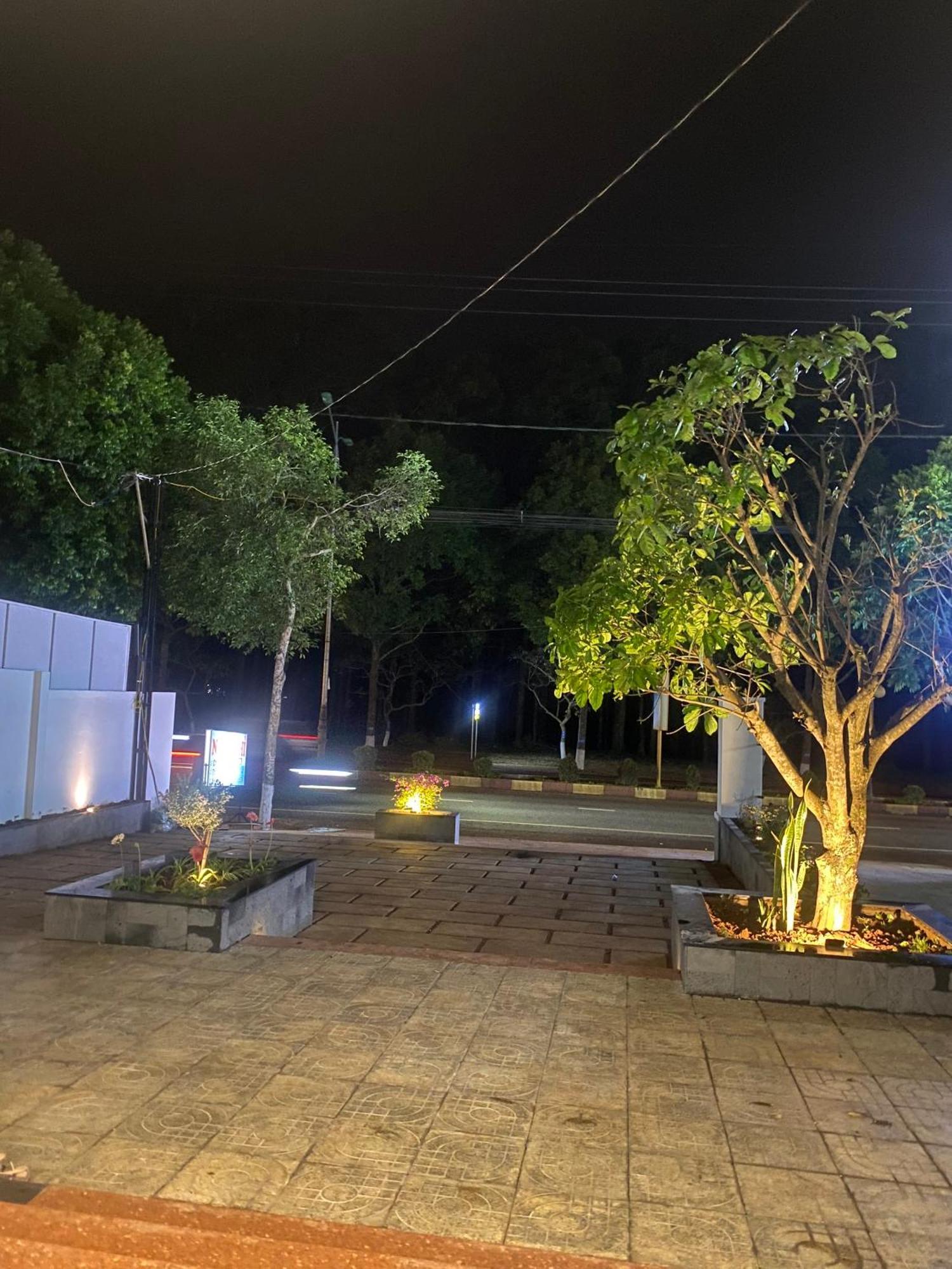 Khoi Dai Hotel Buôn Ma Thuột Esterno foto