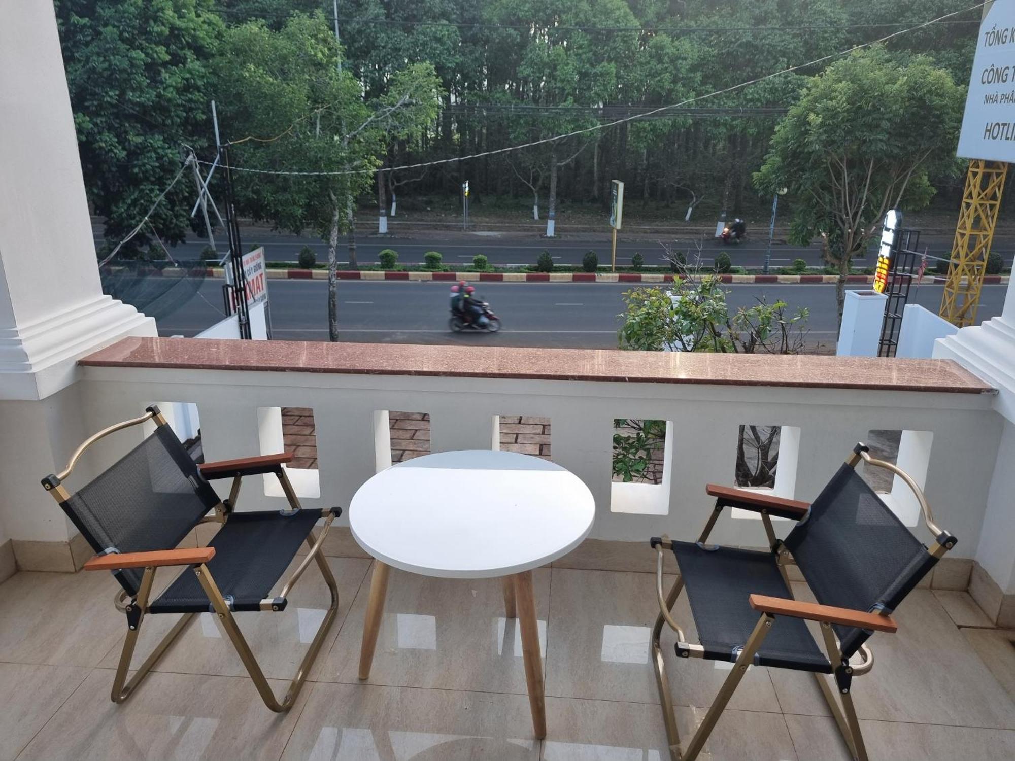 Khoi Dai Hotel Buôn Ma Thuột Esterno foto